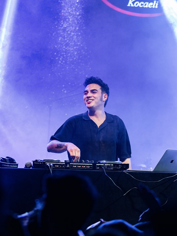 DJ Mehmet Taş 90'lar 2000'ler Türkçe Pop Gecesi